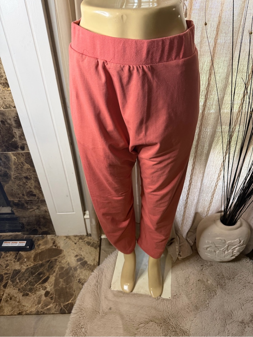 Women's Coral Cropped Pull-On Pants